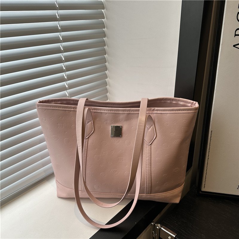 Large capacity tote bag women's fashion simple embossed handbag casual commuting armpit shoulder bag
