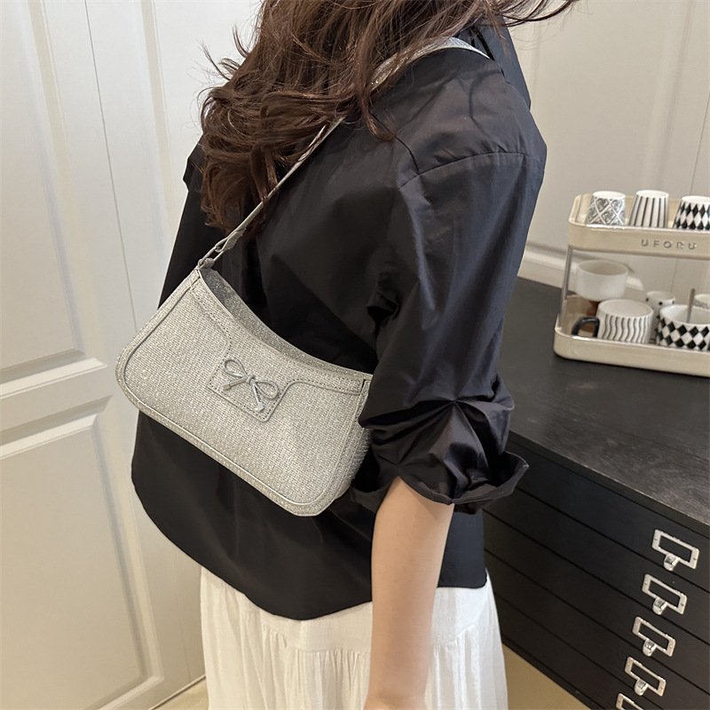 Bags for women, high-end textured armpit bags, fashionable hand-held shoulder bags, trendy French baguette bags