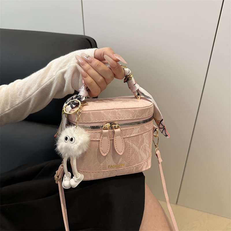 Today's popular small bags for women, spring style, versatile crossbody bags, super popular portable bucket bags for women