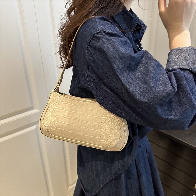 Popular retro crocodile pattern small square bag shoulder bag fashionable casual western style small square underarm bag