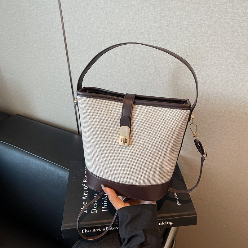 Fashionable portable contrast color bag for women, textured commuter bag, single shoulder crossbody bag, casual bucket bag