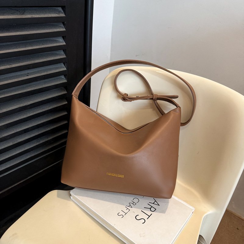 Casual and versatile large-capacity tote bag women's shoulder bag texture wide shoulder strap crossbody bag trendy