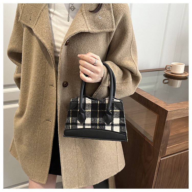 High-end plaid niche bag women's fashionable shoulder handbag crossbody bag bucket bag