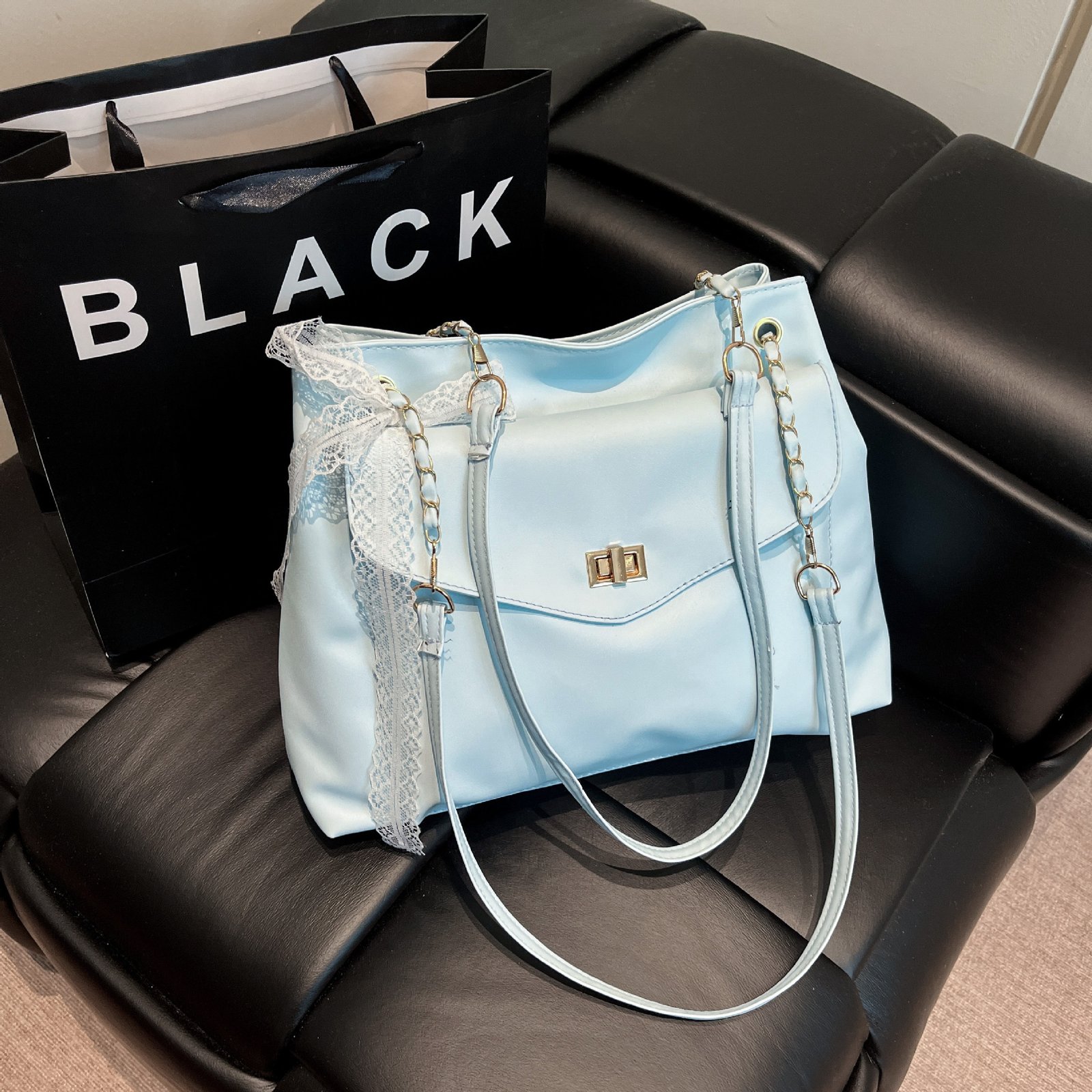 Versatile Large Capacity Bag Women's Trendy Tote Bag Niche Chain Bag Crossbody Bag