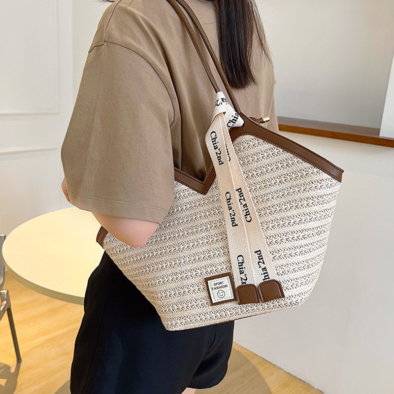 Large-capacity tote bag, women's trendy retro portable straw bag, versatile shoulder woven bag, commuter bag