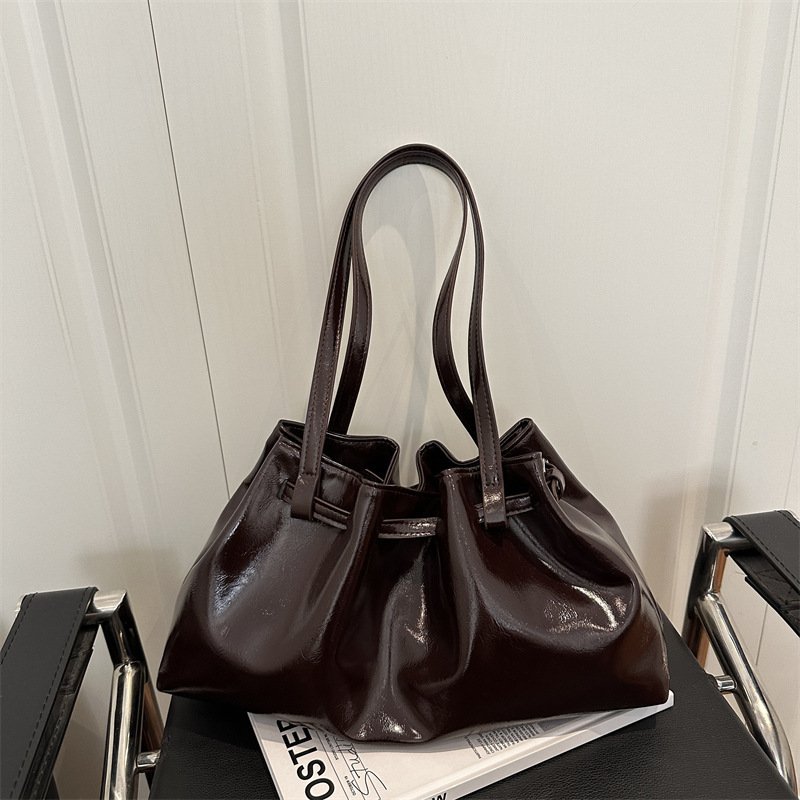 Fashionable pleated women's bag underarm tote bag quality waxed leather commuter shoulder bag versatile